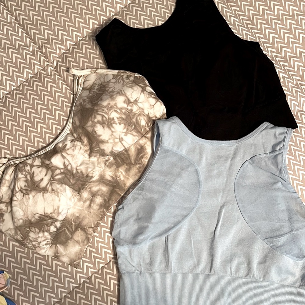 Sports bras size Large
